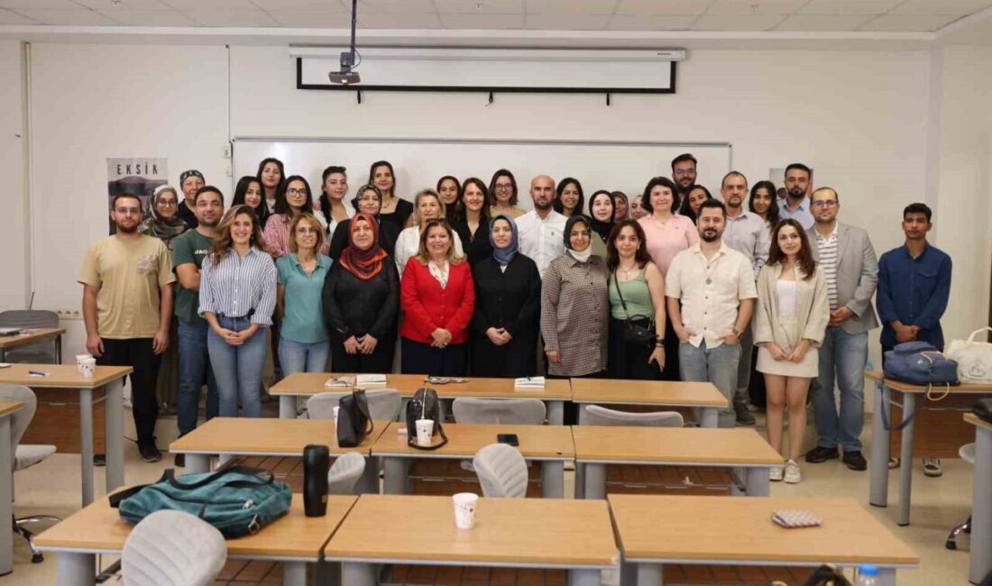 Dijital Görünürlük Atölyesi HKÜ Design Akademi’de gerçekleştirildi Hasan Kalyoncu Üniversitesi (HKÜ) İletişim Fakültesi bünyesindeki Design Akademi’de, Dijital
