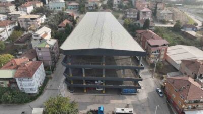 Dilovası’nda mevcut katlı otopark binasının tadilattan geçirilerek modern bir belediye