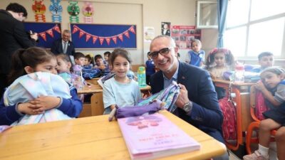 Dilovası Belediyesi, 2025-2026 Eğitim-Öğretim Yılı’nın başlamasıyla ilçedeki birinci sınıf öğrencilerine