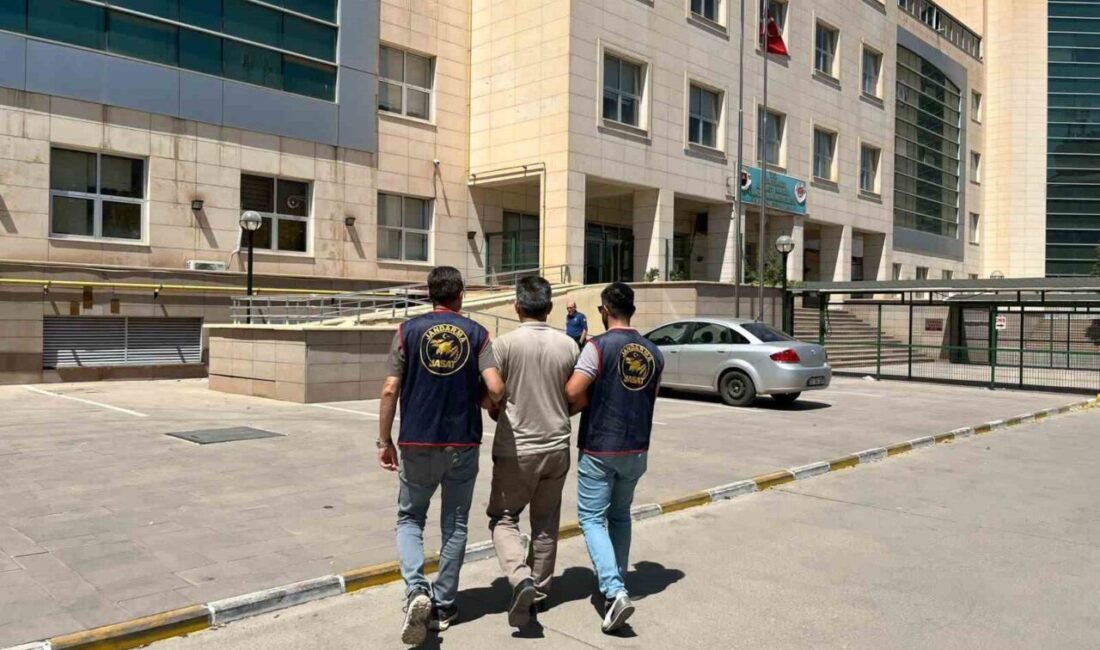 Diyarbakır’da haklarında kesinleşmiş hapis cezası bulunan 52 kişi yakalandı Diyarbakır’da haklarında kesinleşmiş hapis cezası bulunan 52 kişi yakalandı. Valilikten