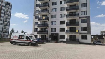 Diyarbakır’da apartman içerisine bırakılan çöplerden dolayı komşular kavga etti. Olayda