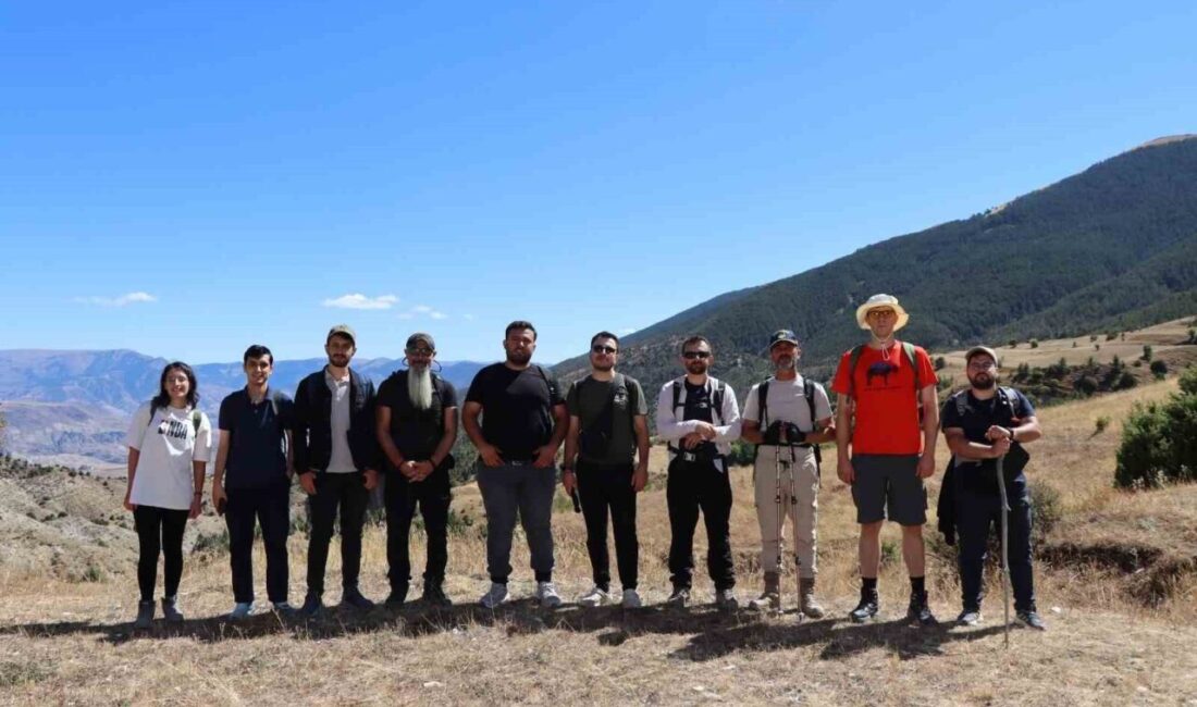 Doğaseverlerin zirveye zorlu yürüyüşü Erzurum’da Oltu ve Olur Yürüyüş Grupları, 20 kilometrelik doğa yürüyüşü