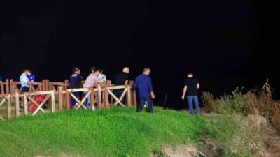 Antalya’da Düden Şelalesi’nden yaklaşık 40 metrelik falezlerden düştüğü değerlendirilen kadınının