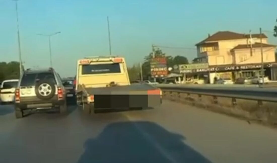 Düğün konvoyunda tehlike saçan çekici sürücüsüne 19 bin 527 TL para cezası Samsun’da düğün konvoyunda tehlike saçarak trafiği tehlikeye düşüren araç kurtarma