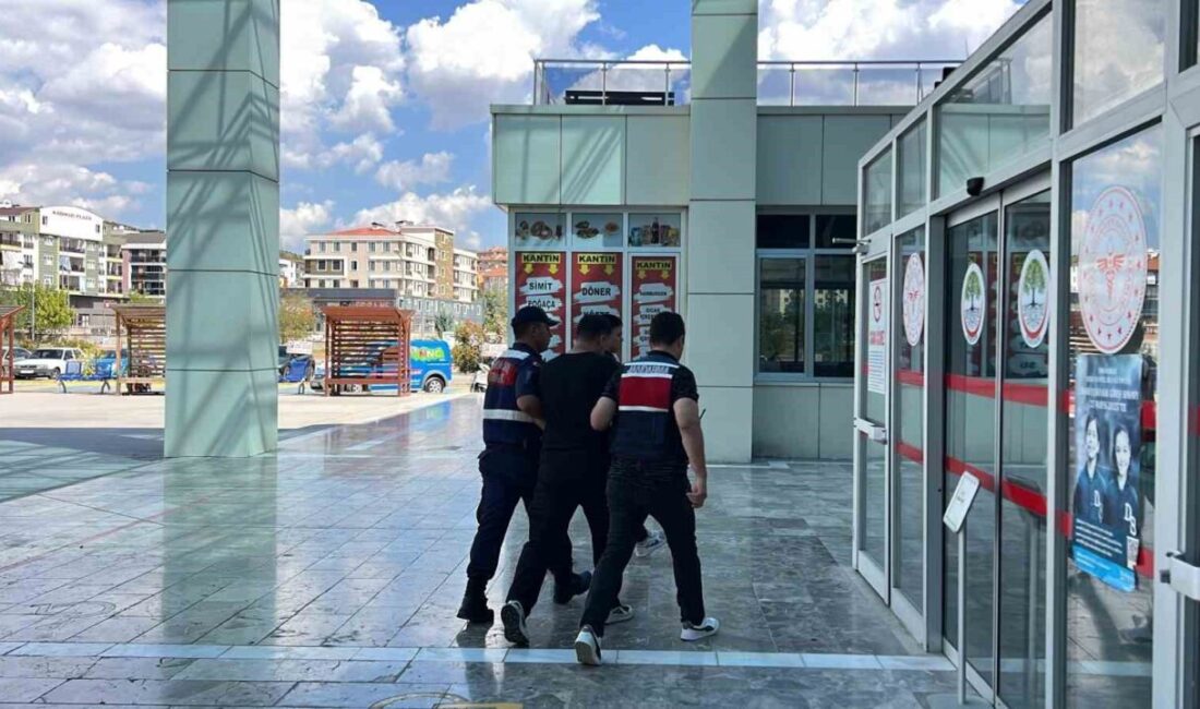 Durduramadığı aracın arkasından ateş edip sürücüyü vuran şüpheli tutuklandı Burdur’un Bucak ilçesinde şerit değiştirirken başka araca sürten sürücüyü seyir