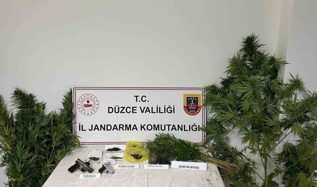 DÜZCE (İHA) – Düzce’de düzenlenen uyuşturucu operasyonunda gözaltına alınan 3