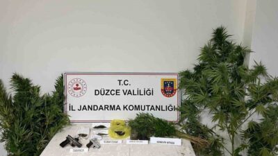 DÜZCE (İHA) – Düzce’de düzenlenen uyuşturucu operasyonunda gözaltına alınan 3