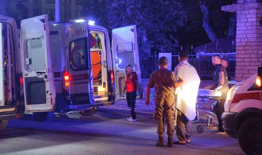Edirne’de orduevinde çıkan yangında 16 asker dumandan etkilendi Edirne’nin Keşan ilçesinde orduevinde çıkan yangında, dumandan etkilenen 16 asker