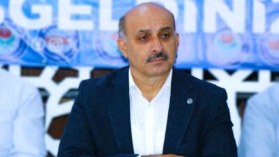 Eğitim-Bir-Sen Adana Şube Başkanı Mustafa Sarıgeçili, bir milyonu aşkın eğitim