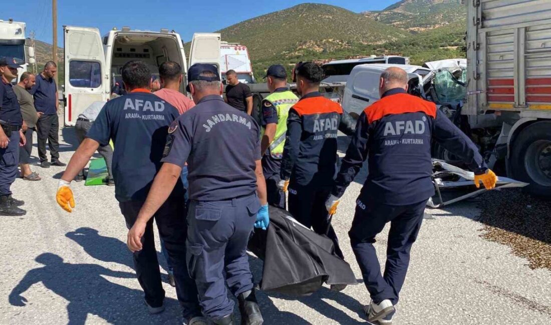 Elazığ’da direksiyon hakimiyetini kaybederek park halindeki tırın altına giren hafif