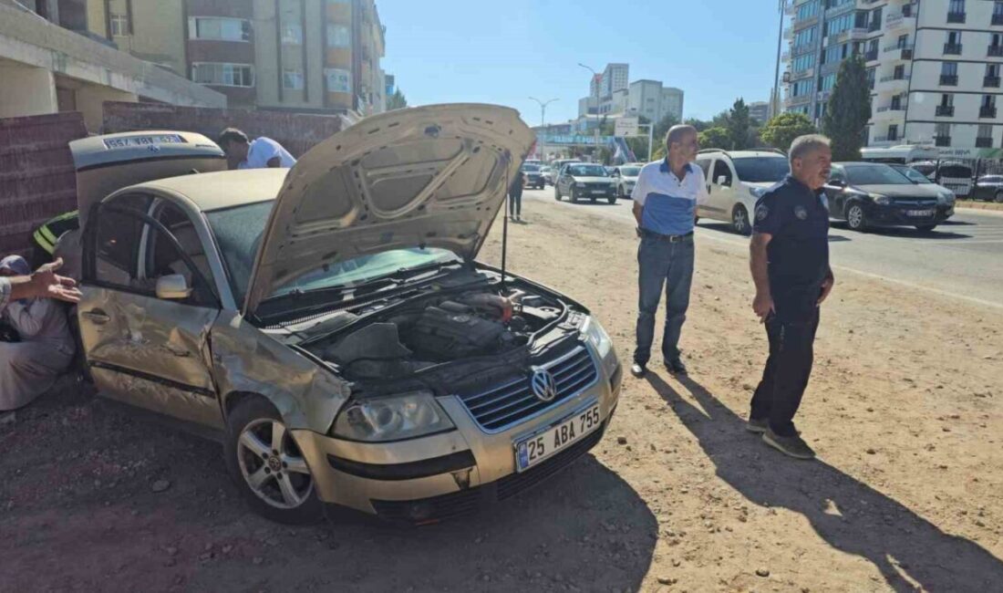 Elazığ’da otomobil ile kamyon çarpıştı Elazığ’da otomobil ile kamyonun çarpıştığı kaza da maddi hasar meydana