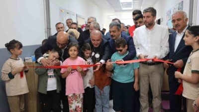 Elazığ’da Türk Kızılay tarafından Şehit Ahmet Küçüktağ ilkokulunda eğitim gören