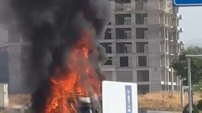 Elazığ’da seyir halindeki tırın kupası, alevlere teslim oldu. Yangın itfaiye