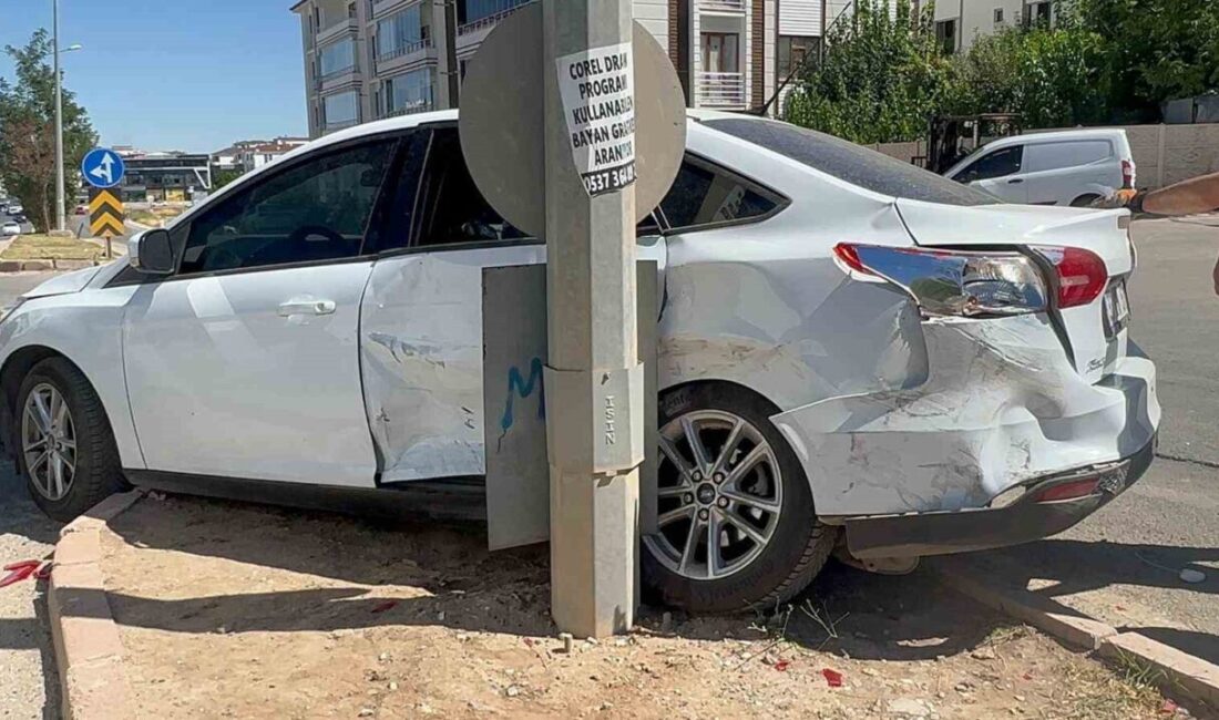 Elazığ’da meydana gelen trafik kazasında 2 kişi yaralandı. Kaza, merkez