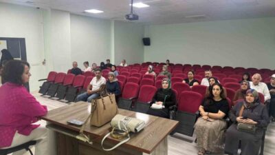 Elazığ Mezre Ortaokulunda veliler ile tanışma toplantısı düzenledi. Elazığ Mezre