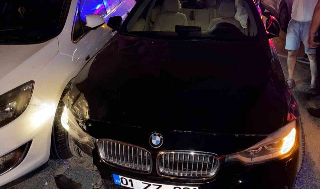 Emniyetin karşı sokağında 6 araca çarparak zarar verip yaya kaçtı Mersin’in Erdemli ilçesinde emniyetin karşı sokağında BMW marka otomobille şüpheli