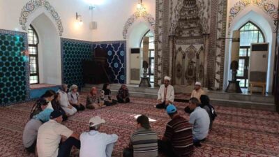 Bursa Özel Huzur Bakım Merkezi’ndeki bireyler, ’Camiye Giden Yol, Minarelerin