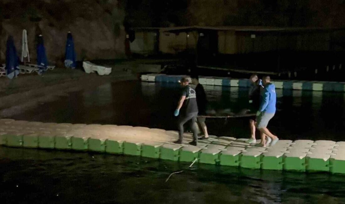 Erdek’te uçurumdan düşen adam öldü Balıkesir’in Erdek ilçesinde seyir için çıktığı tepeden uçuruma düşen adam