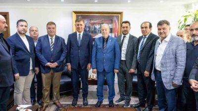 İzmir Büyükşehir Belediye Başkanı Cemil Tugay, İzmir Esnaf ve Sanatkarlar