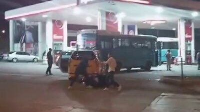 Erzurum’un Palandöken ilçesinde çıkan bıçaklı kavgada 3 kişi yaralandı. Edinilen