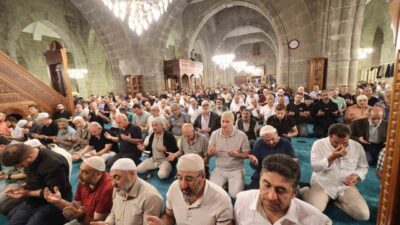 Mevlid Kandili dolayısıyla Erzurum’da başta Ulu Camii olmak üzere çok