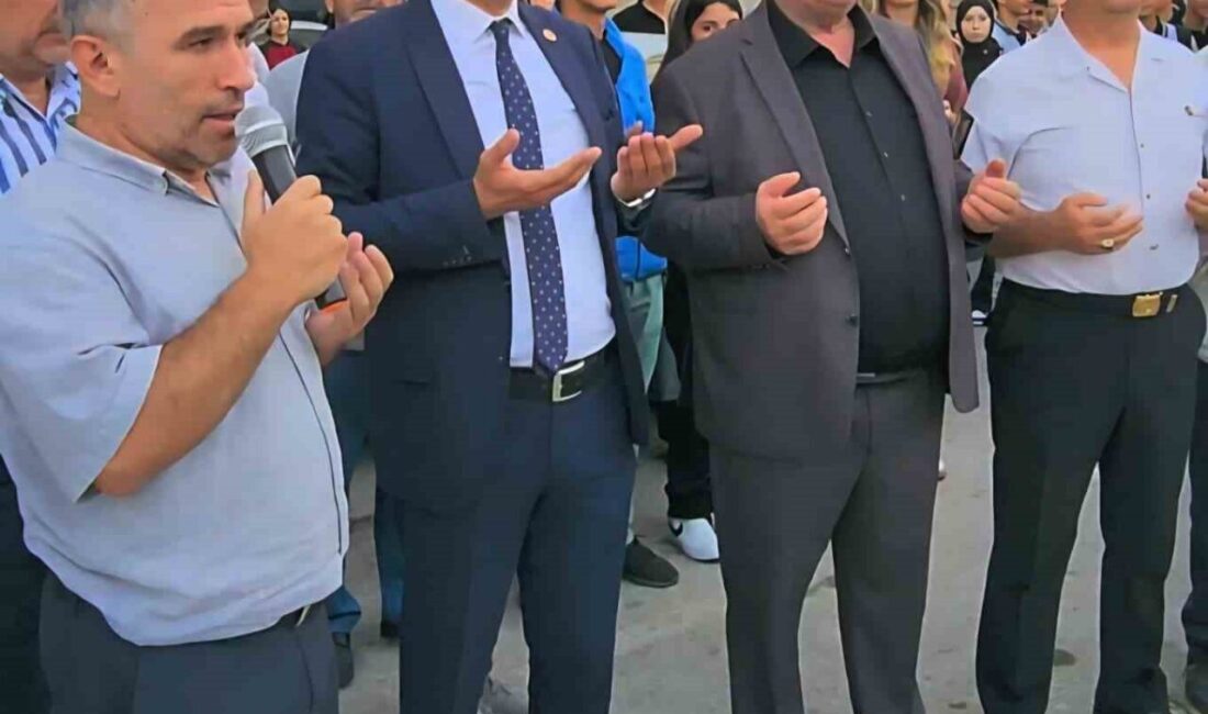 Esenköy’de geleneksel öğrenci uğurlaması Yalova’nın Çınarcık ilçesine bağlı Esenköy beldesinde 6 yıldır ücretsiz olarak