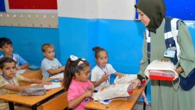 Esenyurt Belediyesi, toplam 26 bin öğrenciye kırtasiye setinin dağıtımı ilk