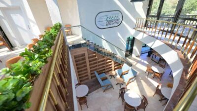 Recep Tayyip Erdoğan Parkı içinde kapılarını açan Vatan Kitap Kafe,