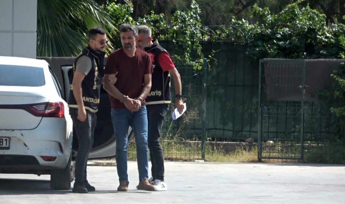 Antalya’da eski eşini eşarbıyla boğarak öldüren cinayet zanlısı, çıkarıldığı mahkemece