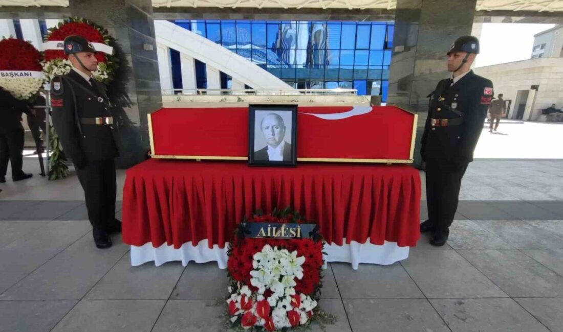 Eski Türkiye Büyük Millet Meclisi Başkanı Cahit Karakaş, Ahmet Hamdi