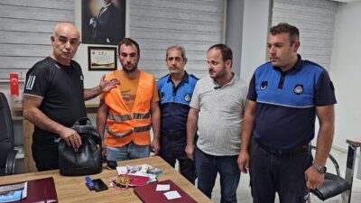 Hatay depreminde evi yıkılan ve konteynerde yaşayan vatandaş, ev almak
