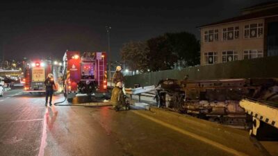 İstanbul’un Fatih ilçesi E-5 Karayolu’nda seyir halindeki minibüs, önce yol
