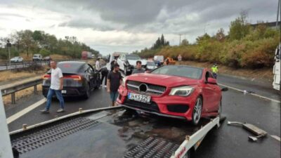 Anadolu Otoyolu’nun Düzce kesiminde sağanak yağış nedeniyle meydana gelen 4