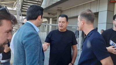 Fenerbahçe Olağanüstü Seçimli Genel Kurul Toplantısı’nda eski sporcuların yanı sıra