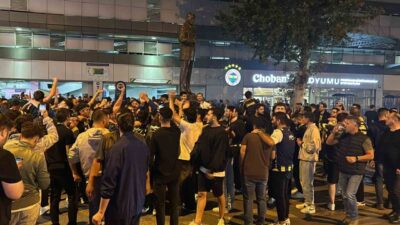 Fenerbahçe Olağanüstü Seçimli Genel Kurul Toplantısı’nda başkanlığa Sadettin Saran seçilirken,