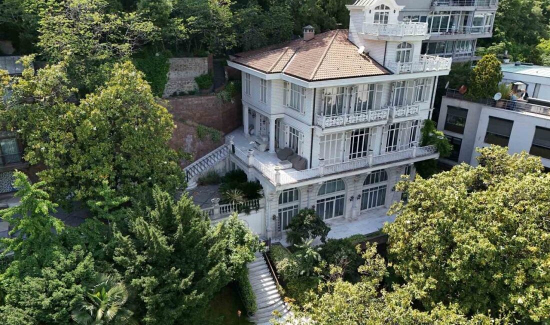 FETÖ firarisi Akın İpek’in Bebek’teki köşkü yeniden satışta FETÖ firarisi Akın İpek’e ait ikinci derece eski eser niteliğindeki