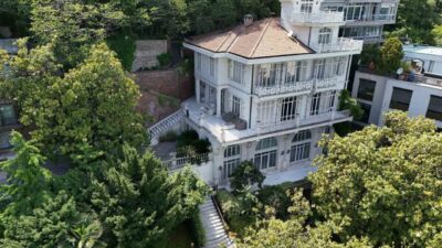 FETÖ firarisi Akın İpek’e ait ikinci derece eski eser niteliğindeki