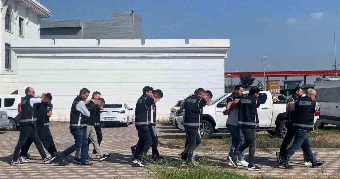 FETÖ’cüleri deşifre eden isme silahlı saldırı: 7 tutuklama Kocaeli’de FETÖ’cüleri deşifre eden kişinin silahla vurularak yaralanması olayıyla alakalı
