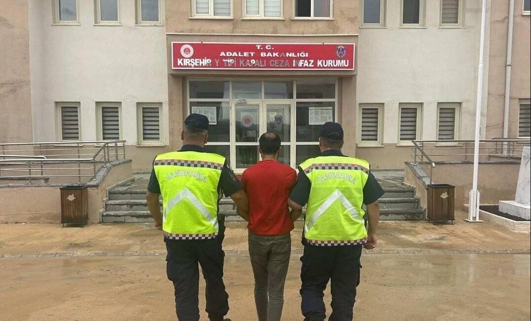 KIRŞEHİR(İHA)– Kırşehir’de açık cezaevinden firar eden hükümlü, jandarma ekiplerinin çalışması