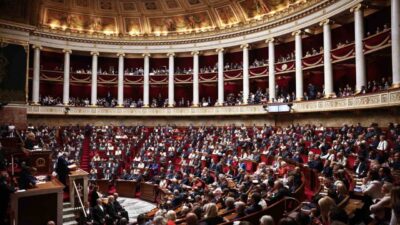 Fransa’da Ulusal Meclis’ten güvenoyu alamayan Başbakan François Bayrou hükümeti düştü.