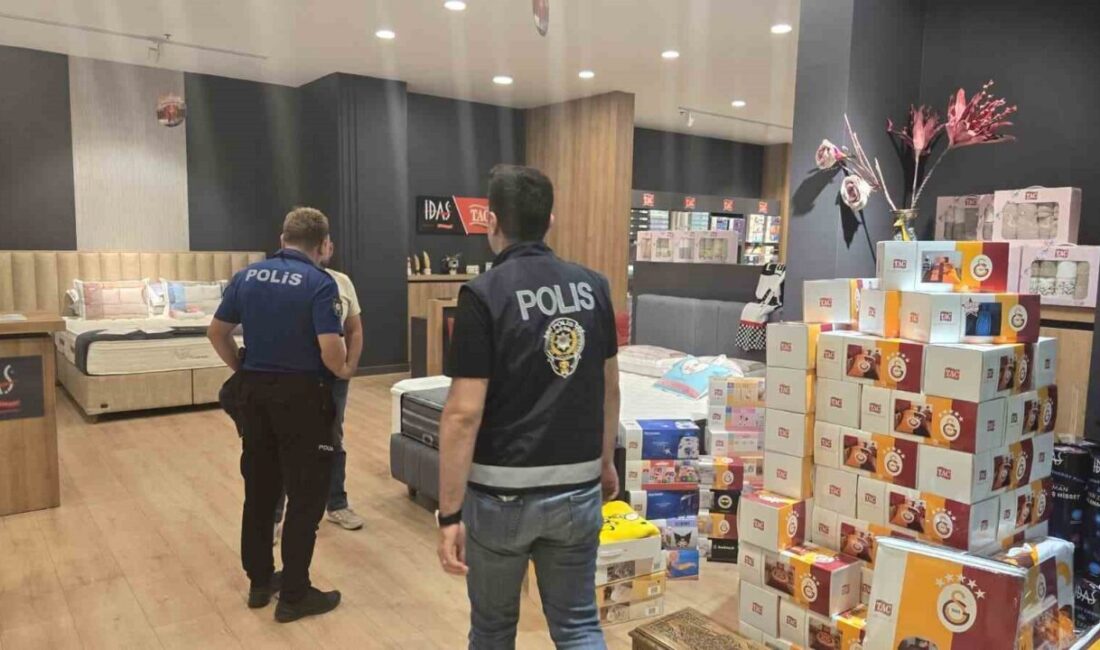 Galatasaray aşkı çarşaf çaldırdı Zonguldak’ın Ereğli ilçesinde bir alışveriş merkezindeki tekstil mağazasında hırsızlık olayı