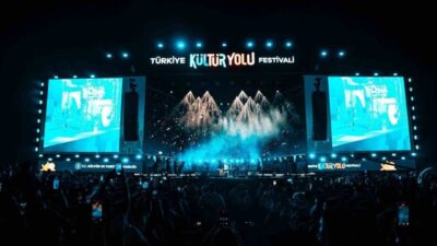 Gaziantep Gastronomi Festivali’nin ikinci gününde sahne alan Tuğçe Kandemir, sevilen