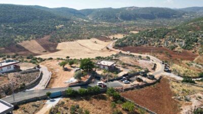 Gaziantep Büyükşehir Belediyesi, şehir merkezinde ve kırsalda gerçekleştirdiği yol yenileme
