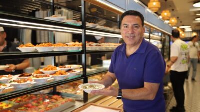 Gaziantep’in köklü lezzetlerini yaşatmaya devam eden Namık Baydar Sofrası, bu