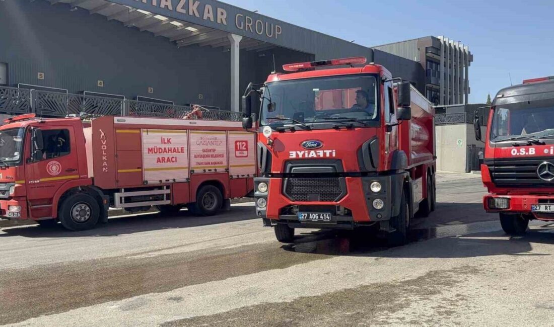 Gaziantep’te bir fabrikada çıkan ve itfaiye ekiplerince söndürülen yangında 2