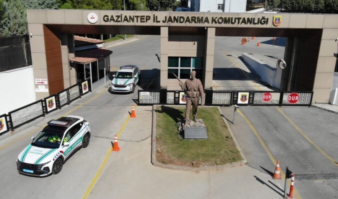 Gaziantep’te hırsızlık şüphelisi 52 şahıs tutuklandı Gaziantep’te jandarma ekiplerinin son bir ayda yaptığı operasyonlarda yakalanan hırsızlık