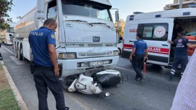 Antalya’nın Gazipaşa ilçesinde su tankeri ile motosikletin çarpışması sonucu meydana