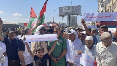 Gazze şehrinde yüzlerce Filistinli, İsrail ordusunun şehirde yoğun bombardıman yoluyla