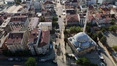 Gebze’de kent genelinde sürdürdüğü asfaltlama çalışmalarına aralıksız devam ediyor. Gebze