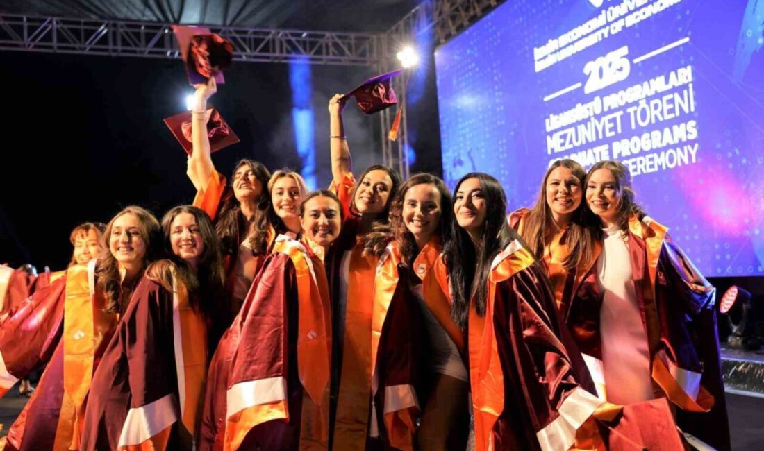 İzmir Ekonomi Üniversitesi’nde (İEÜ) yüksek lisans ve doktora eğitimlerini başarıyla